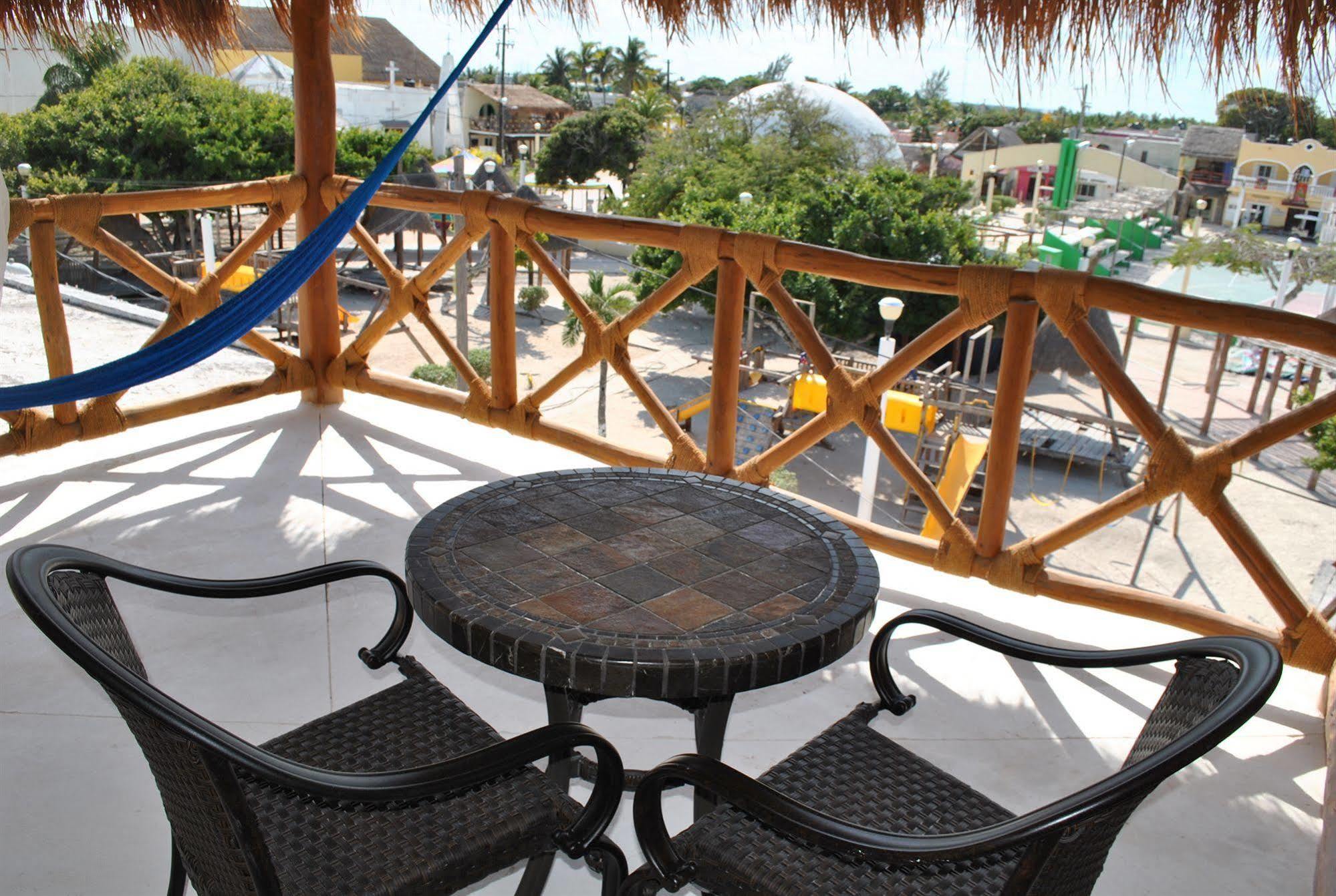 Hotel Casa Lupita ホルボックス島 エクステリア 写真